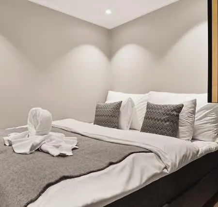 High End 2br - Balcony - Harbour View 아파트