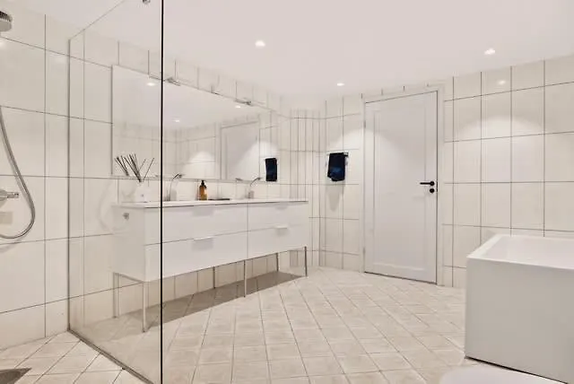 High End 2br - Balcony - Harbour View 아파트 *