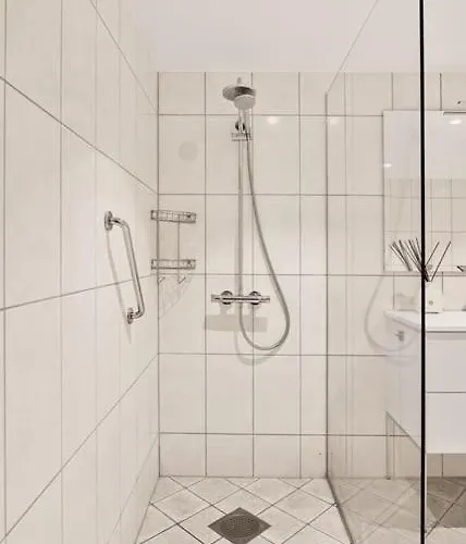 High End 2br - Balcony - Harbour View 아파트 *